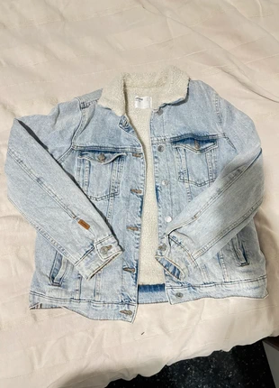 Giacca Jeans Denim imbottito, marca: Bershka, estado: Muito bom, tamanho: S / 36 / 8, €25.00, €26.95 inclui Proteção do Comprador