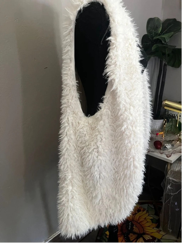 Women's Self Esteem White Faux Fur Vest 2X
SKU 2 4