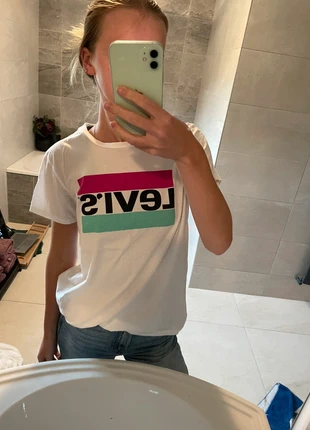 White Levi’s logo T-shirt, brand: Levi's, condition: Very good, size: S / UK 8-10, £5.00, £5.95 includes Buyer Protection