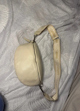 Sacoche beige, brand: The Genuine Leather, condizioni: Ottime, €10.00, €11.20 include la Protezione acquisti