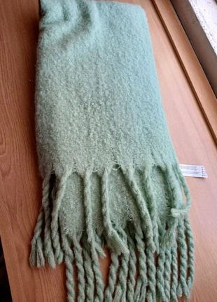 Cachecol Stradivarius, marca: Stradivarius, estado: Muito bom, €10.00, €11.20 inclui Proteção do Comprador