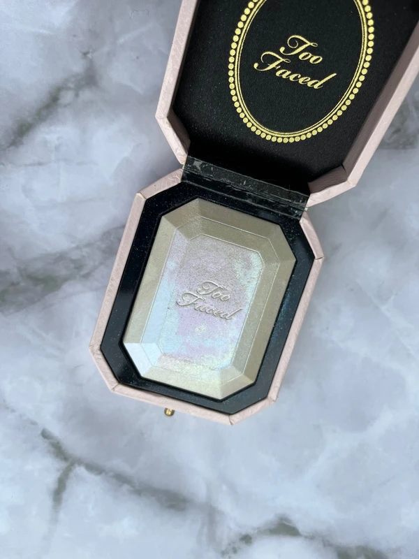 Too Faced - Highlighter diamond light - photo numéro 5