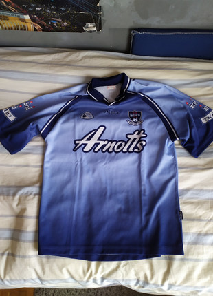 O'NEILLS ARNOTTS DUBLIN Soccer Gaelic Football Jersey Shirt Mens Size  Medium NWT