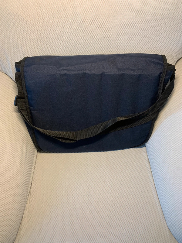 Ben Sherman Navy Blue And Black Messenger Shoulder bag Unisex 17” X 15” VGC  - Vinted