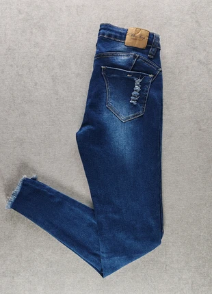 Jean Blue Rags femme coupe skinny bleu marine taille 40, marke: Blue Rags, zustand: Sehr gut, größe: L / 40 / 12, 5,00 €, 5,95 € inklusive Vinted-Käuferschutz