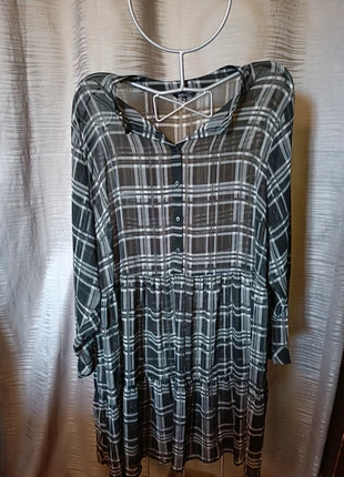 Robe d'été M&S mode très bon état taille 52, marque: M&S Mode, état: Très bon état, taille: 6XL / 52 / 24, 2,00 €, 2,80 € Protection acheteurs incluse