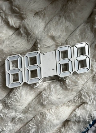 Horloge LED digitale lumineuse, marque: Shein, état: Comme neuf, 3,00 €, 3,85 € Protection acheteurs incluse