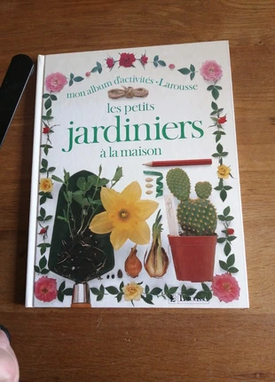 Les petits jardiniers à la maison /Larousse, état: Très bon état, 5,50 €, 6,48 € Protection acheteurs incluse
