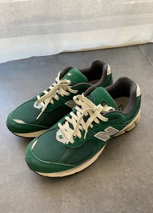 Sneakers New Balance 2002r vertes très bon état, marke: New Balance, zustand: Sehr gut, größe: 42.5, 60,00 €, 63,70 € inklusive Vinted-Käuferschutz