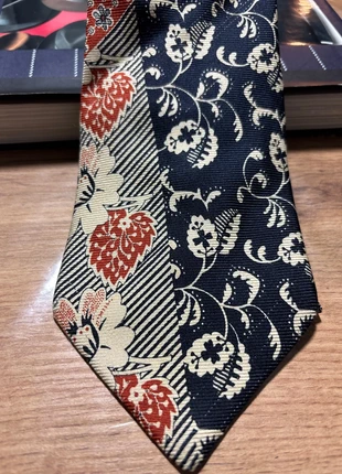 Cravatta chic, marca: Vintage Dressing, estado: Muy bueno, 15,00 €, 16,45 € Protección al comprador Pro incluida