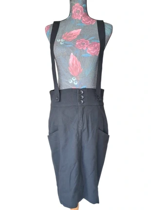 Jupe à bretelles 42, marke: TRF Denim, zustand: Sehr gut, größe: XL / 42 / 14, 6,00 €, 7,00 € beinhaltet Vinted-Käuferschutz Pro