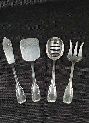 4 couverts a mignardises en metal argenté, zustand: Gut, 28,00 €, 30,10 € beinhaltet Vinted-Käuferschutz Pro