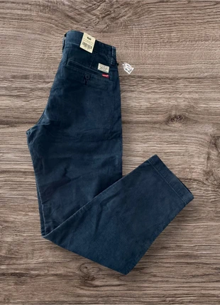 Chinos levi's standart taper fit chino velours 6395, merk: Levi's, staat: Nieuw met prijskaartje, maat: W30 | FR 40, € 54,90, € 58,35 inclusief Kopersbescherming Pro