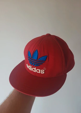 Casquette Adidas rouge logo brodés 100% coton avec QR code - L, marca: adidas, estado: Muy bueno, tamaño: L, 20,00 €, 21,70 € Protección al comprador incluida
