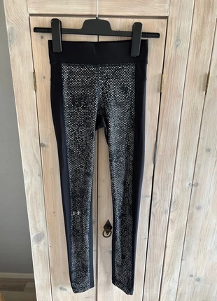 Under Armour • Sportlegging Maat: XS, merk: Under Armour, staat: Goed, maat: XS / 34 / 6, € 3,14, € 4,00 inclusief Kopersbescherming
