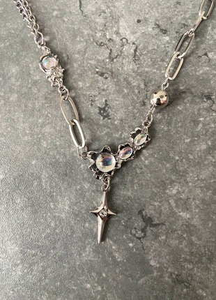 asymmetrical moonstone cross chain necklace, brand: y2k, condizioni: Ottime, €10.00, €11.20 include la Protezione acquisti