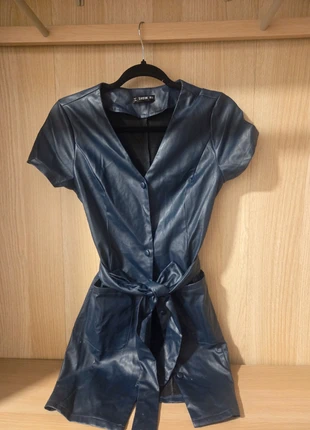 Robe cuir, brand: Shein, condizioni: Ottime, taglia: XS / IT 38 / EU 34, €6.00, €7.00 include la Protezione acquisti