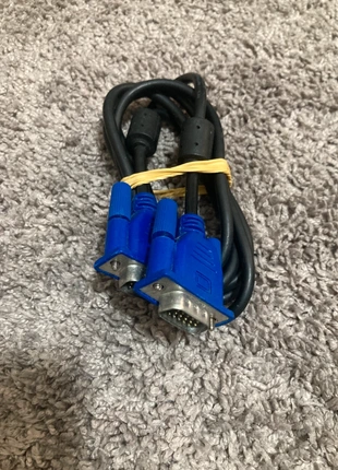 vga cable, merk: vga, staat: Heel goed, € 1,00, € 1,75 inclusief Kopersbescherming