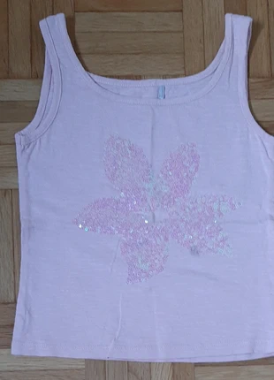 Rose top with glittery flower, merk: Emoi by Emonite, staat: Heel goed, maat: 5 jaar / 110 cm, € 1,30, € 2,07 inclusief Kopersbescherming