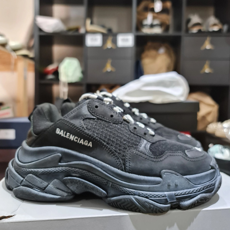 Balenciaga triple s predistressed 2018