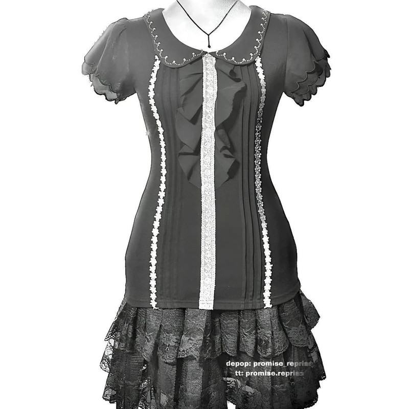 horror game protagonist lace blouse 1