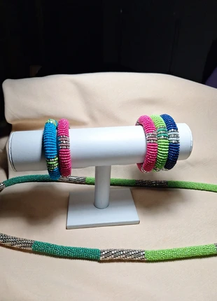 Bracciali elastici in perline e metallo, merk: Africa, staat: Nieuw zonder prijskaartje, € 6,00, € 7,00 inclusief Kopersbescherming