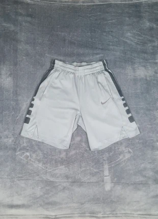 Short de sport gris Nike pour homme en taille S, brand: Nike, condition: Very good, size: S, €12.00, €13.30 includes Buyer Protection