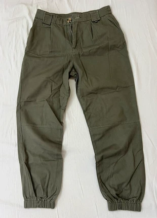 Vintage military green high-waisted jeans from Alcott, marca: Alcott, estado: Novo sem etiquetas, tamanho: M / 38 / 10, €15.00, €16.45 inclui Proteção do Comprador