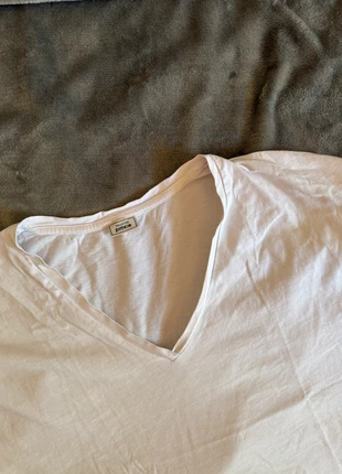 t shirt col V, marca: Pimkie, estado: Muito bom, tamanho: S / 36 / 8, €8.00, €9.10 inclui Proteção do Comprador