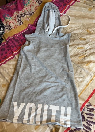 Haut long, marke: Jennyfer, zustand: Sehr gut, größe: XS / 34 / 6, 5,00 €, 5,95 € inklusive Vinted-Käuferschutz