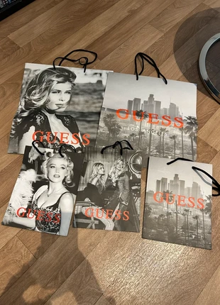 Lot de sacs guess, marke: GUESS, zustand: Neu, 4,00 €, 4,90 € inklusive Vinted-Käuferschutz