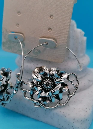 Orecchini cerchi con fiore, brand: Fashionmoda, condizioni: Nuovo senza cartellino, €2.00, €2.80 include la Protezione acquisti