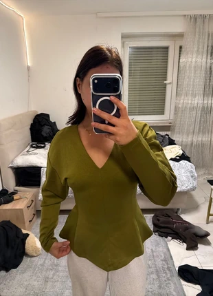 Pull khaki, marque: H&M, état: Neuf sans étiquette, taille: S / 36 / 8, 7,00 €, 8,05 € Protection acheteurs incluse