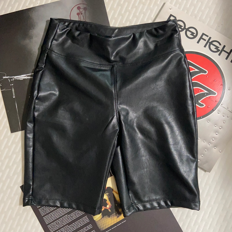Black leather biker shorts🤍 1