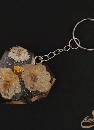 Porte clef en résine cœur transparent avec des fleurs séchées jaunes !!, marca: Fait Main, estado: Nuevo sin etiquetas, 9,00 €, 10,15 € Protección al comprador incluida