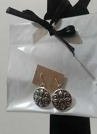 Boucles d'oreilles fantaisie argenté, état: Neuf sans étiquette, 2,00 €, 2,80 € Protection acheteurs incluse