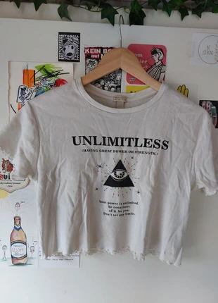 Tshirt "Unlimitless", brand: Pull & Bear, condizioni: Ottime, taglia: M / IT 42 / EU 38, €2.50, €3.33 include la Protezione acquisti