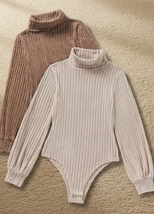 Lot de 2 bodys côtelés à col roulé – Style minimaliste et cosy – Taille S, marke: Aesthetic, zustand: Sehr gut, größe: S / 36 / 8, 26,00 €, 28,00 € inklusive Vinted-Käuferschutz