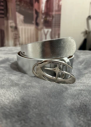 cintura stile y2k argentata, marque: y2k, état: Neuf sans étiquette, taille: 110 cm, 7,99 €, 9,09 € Protection acheteurs incluse