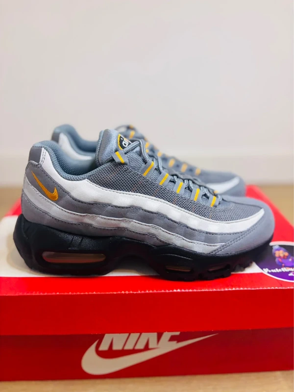 Nike Air Max 95 Grey Orange Black Taille 38 - photo numéro 2