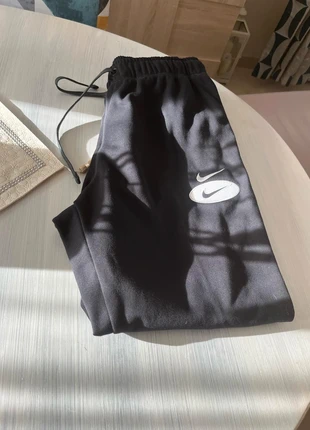 Jogging de Survêtement Nike swoosh, brand: Nike, condition: New with tags, size: L / 40 / 12, €29.00, €31.15 includes Buyer Protection