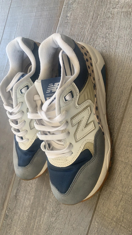 New Balance 580 RevLite bianche con inserti azzurri blu panna e a pois blu Vinted