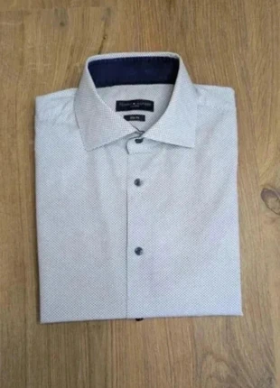 Chemise manches longues Tommy Hilfiger Blanche à motifs | Slim fit | Taille M, marke: Tommy Hilfiger, zustand: Sehr gut, größe: M, 28,00 €, 30,10 € beinhaltet Vinted-Käuferschutz Pro