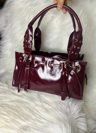 👜 Sac verni bordeaux à œillets dorés – look chic & tendance 💄, brand: Vintage Dressing, condition: Very good, €34.99, €37.44 includes Buyer Protection Pro