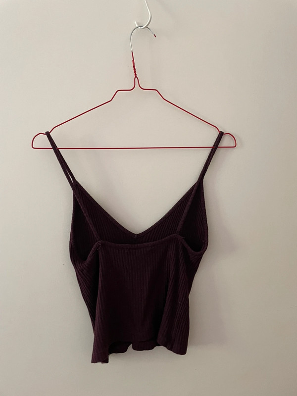 Burgundy red ribbed knit top 2