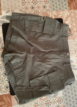 Shorts Cargo a Vita Alta Grigio Scuro - Nuovi! - Taglia M, marca: Cargo, estado: Novo sem etiquetas, tamanho: M / 38 / 10, €6.00, €7.00 inclui Proteção do Comprador