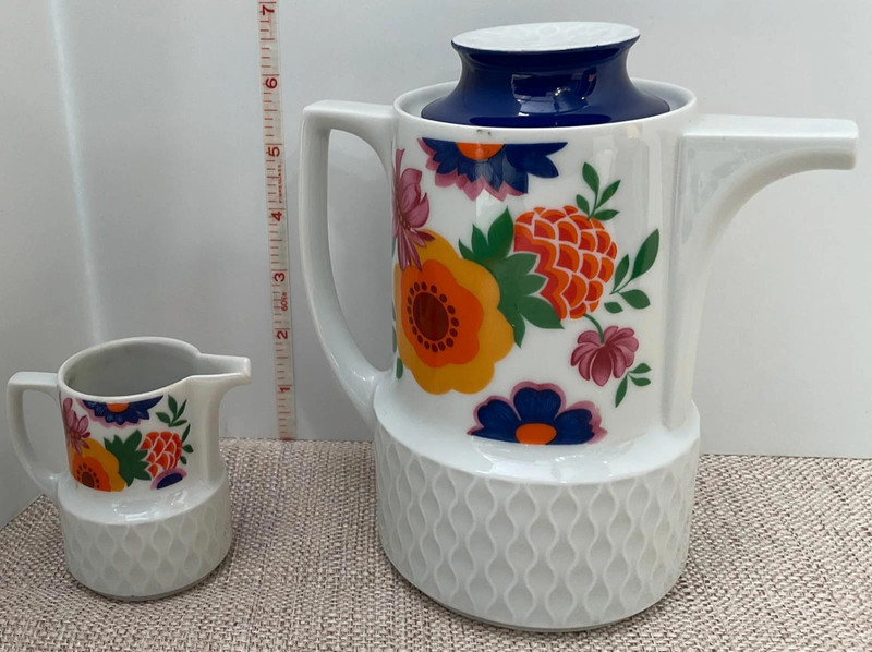 Mid-Century Modern  Floral Porcelain Bavaria Schirnding Teapot And Creamer - 70s 1