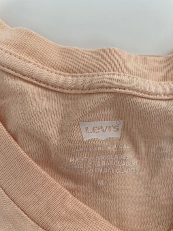 Peach Orange Levi’s Logo Tee Size M NWT 3