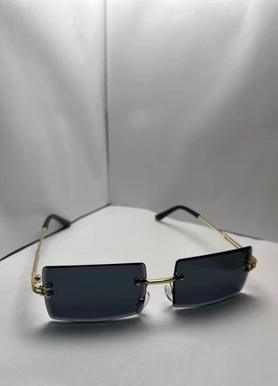 Brille Sonnenbrille schwarz rahmenlos schwarz/goldene Träger Y2K style vintage luxuriös, marke: Sonstiges, zustand: Neu, 9,00 €, 10,15 € inklusive Vinted-Käuferschutz