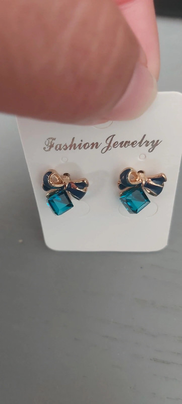 Pretty gold and turquoise studs 3